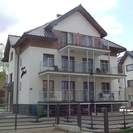 Admiral Apartment *